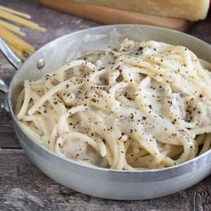 Pasta cacio e pepe